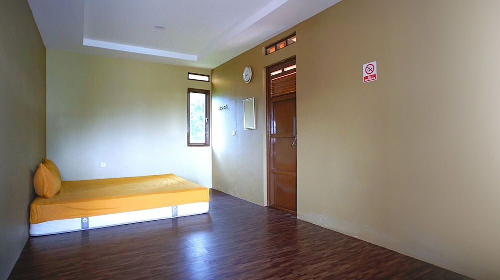 Villa Lisandsa by Ruang Nyaman view 5