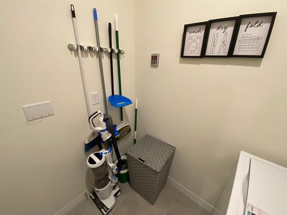 Stunning 5Bd w Pool Close to Disney Solterra 7829 - Image 5