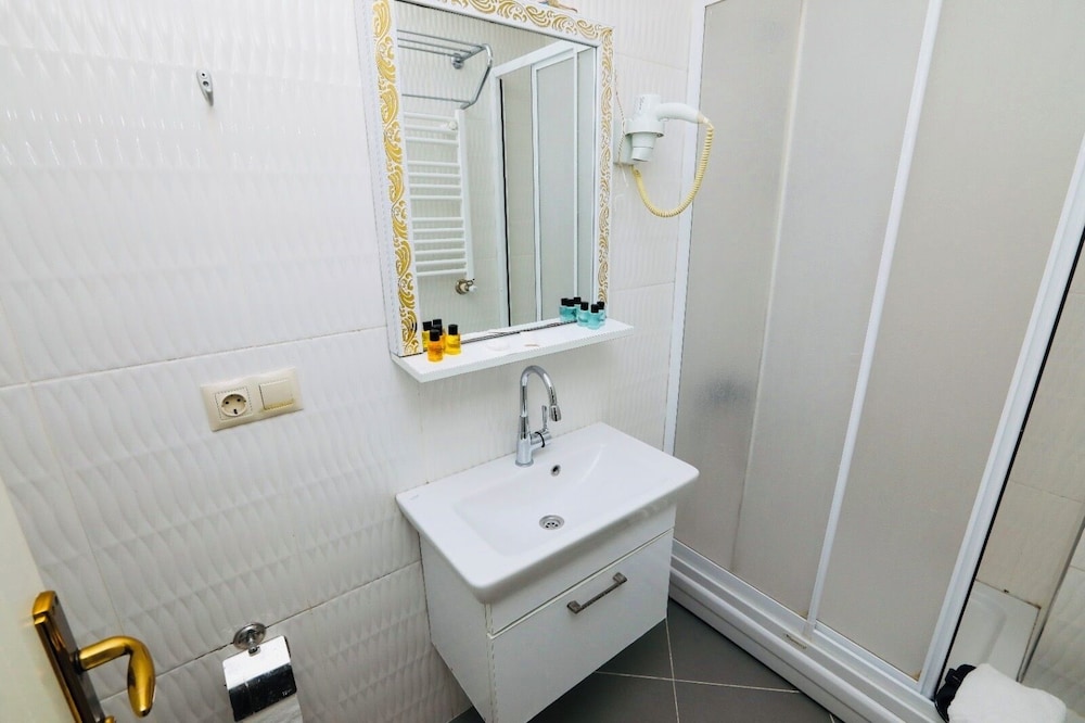 Centre Suites Taksim - Image 11