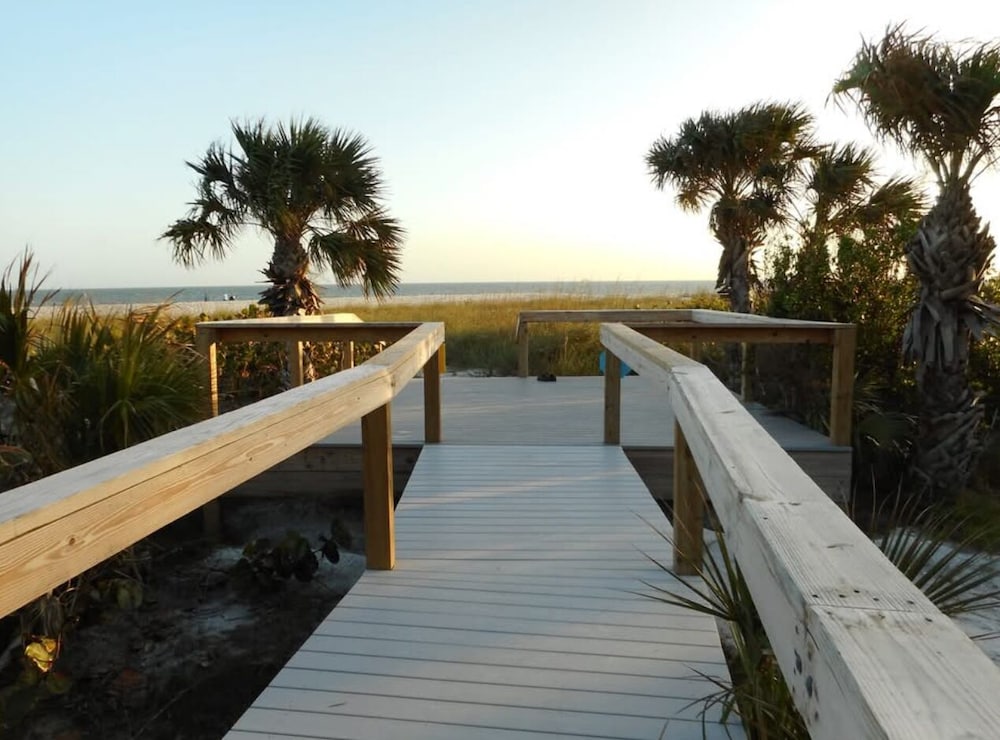 Shell Island Beach Club