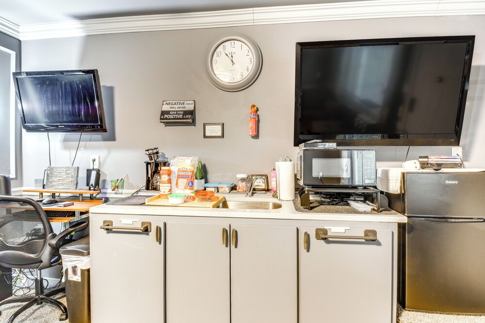 1 Mi to Dtwn & UGA Campus: Cozy Athens Getaway!