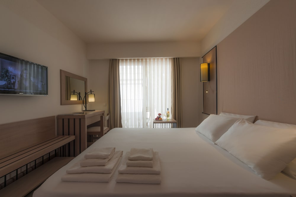 Liv Otel By Bellazure - Image 29
