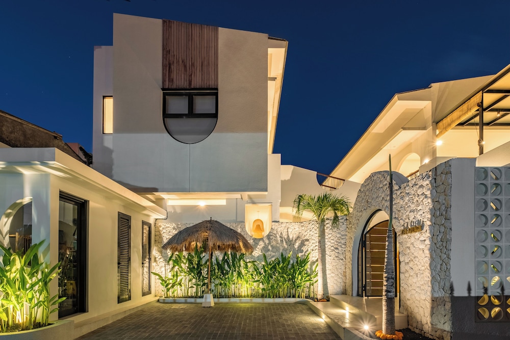 OriVista Luxe Boutique Villa in Canggu- Sky View view 3
