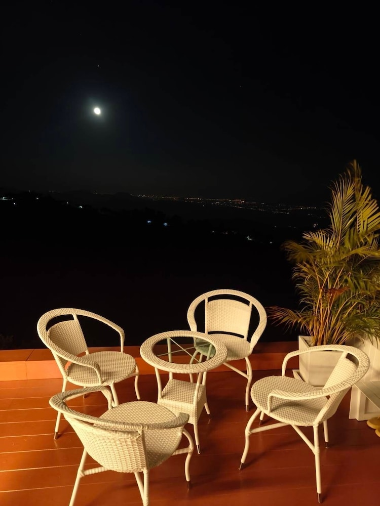 Maemon villa