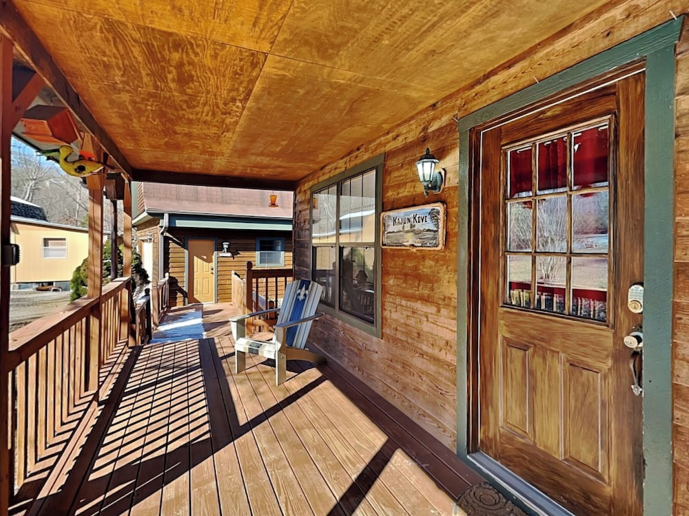 Kajun Kove by Jackson Mountain Rentals
