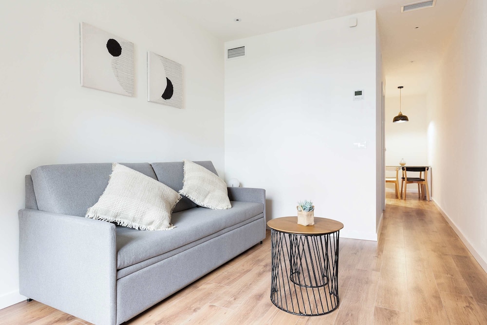 Urban Chill Apartments By Olala Homes