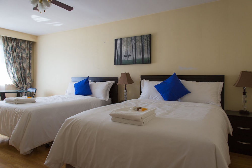 Charlton Suites Guest House - Image 4