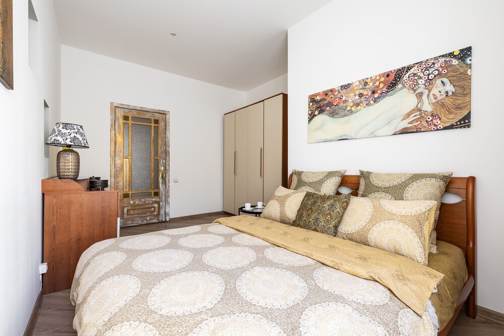 Art Apartment on Nevskiy Avenue view 2