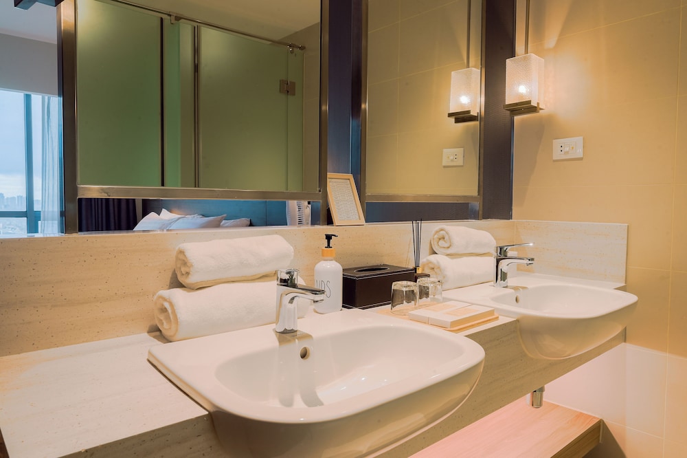 Hotel Residences at Acqua