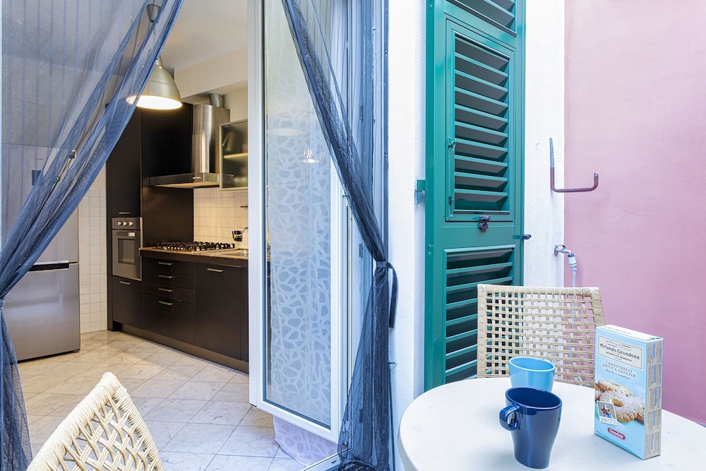 Prione Apartment With Patio