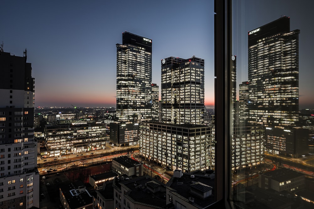 ShortStayPoland Platinum Towers Skyline