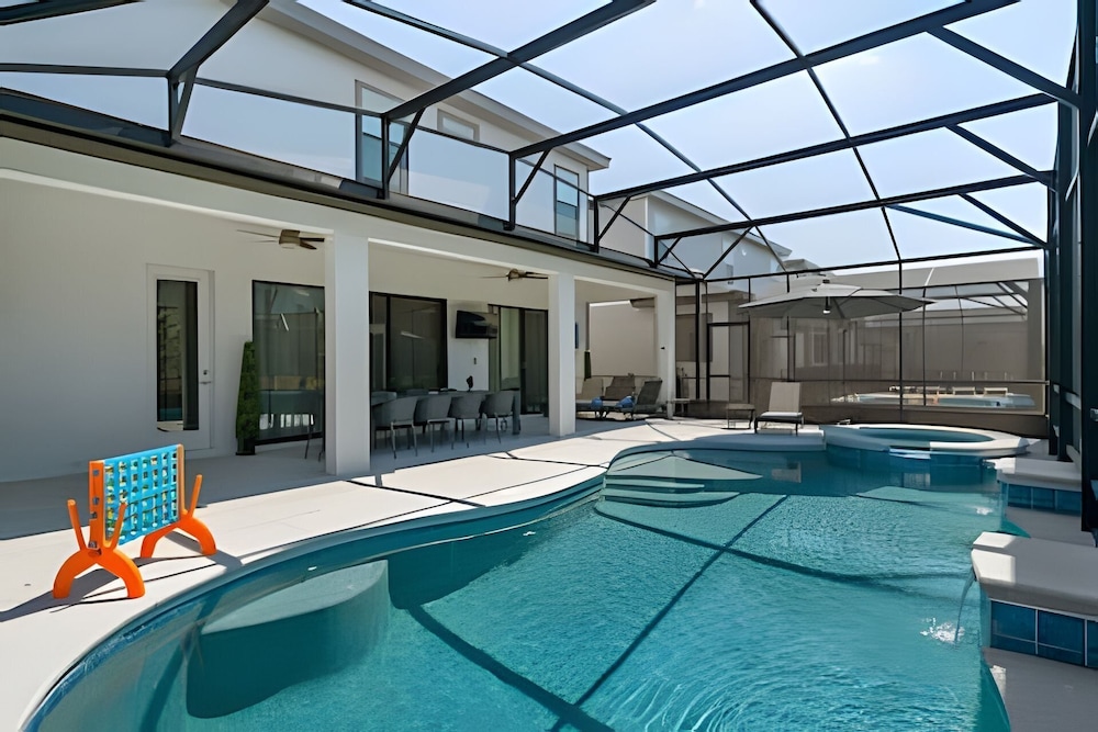 Luxury 6BR Near Universal, Pool, Spa & Game Room