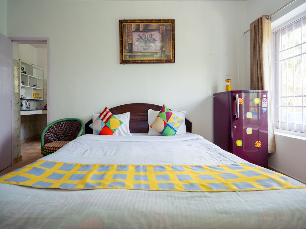 OYO 14133 Home Oak Cottage 1BHK Kempty Road