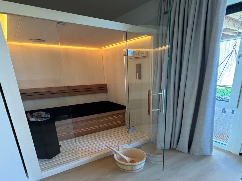 2-person Lodge With Beautiful View of the Church
