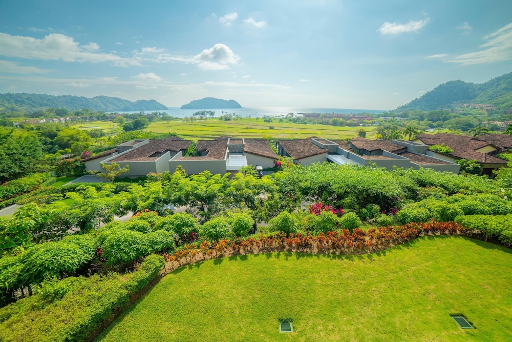 Miramar 5D -3 Bedr 3 Bath Ocean View