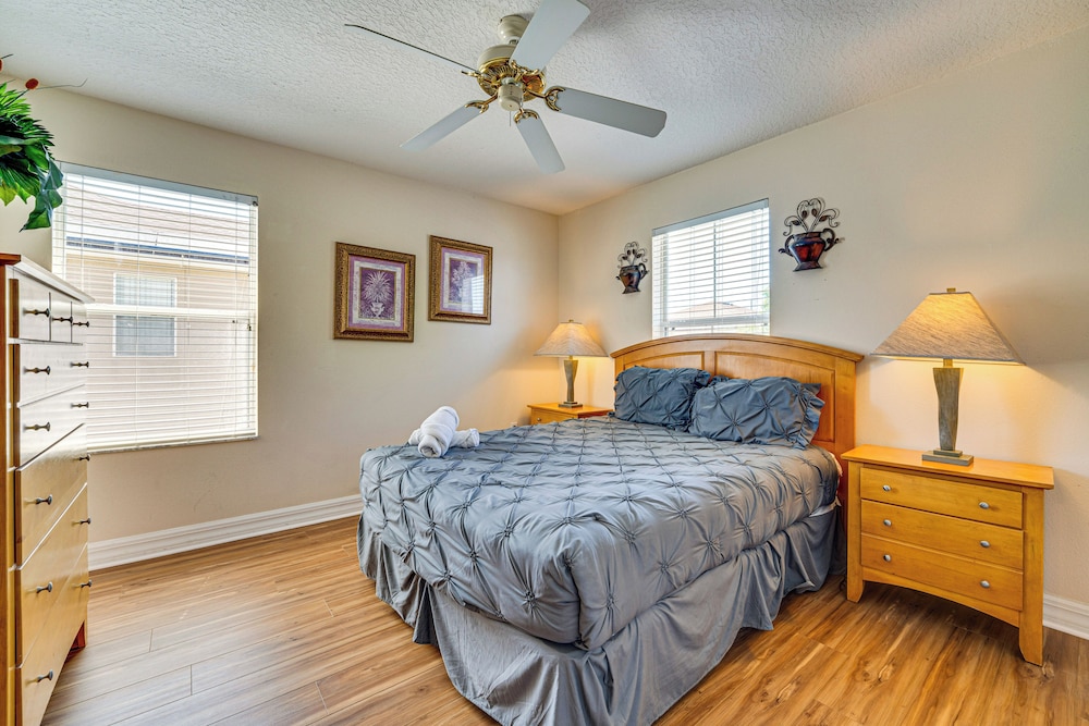 Lanai & Game Room: Vacation Home in Davenport!
