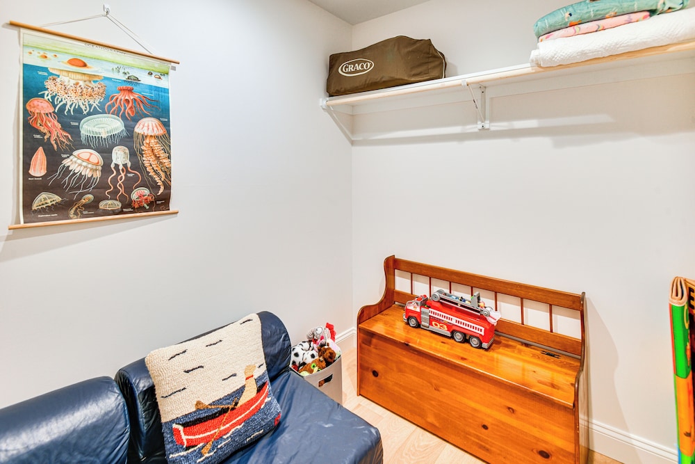 Walk to Beach & Central Park: Home in Cape Charles