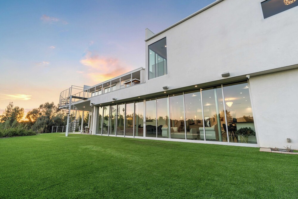 Luxe LA Escape w/ Pool, Views & Game Room Alta Vista Estate by Avantstay