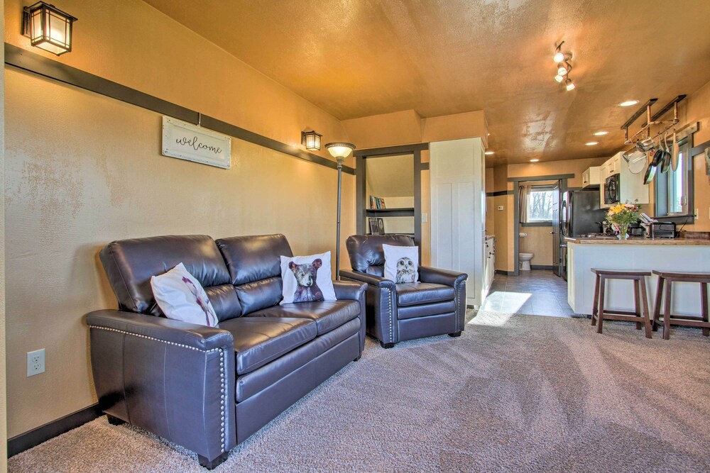 Updated Townhouse w/ Pergola, Walk to Downtown! view 3