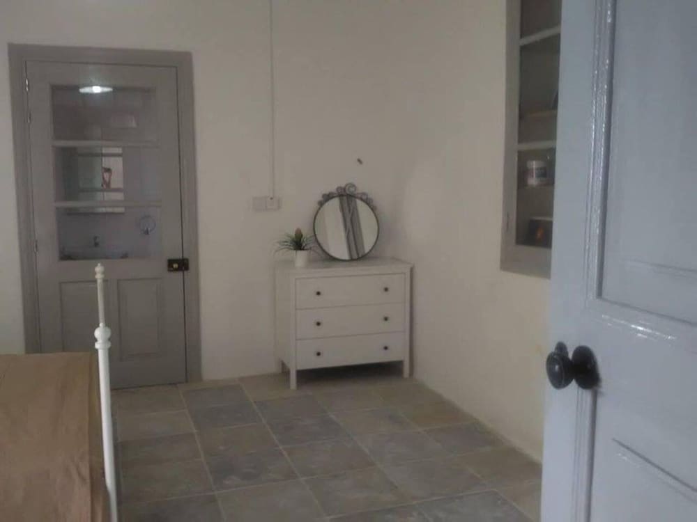 Immaculate 4-bed House in Pissouri view 3