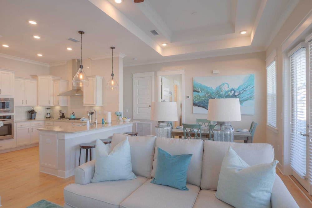 30A Sandpiper by Avantstay In Prominence, 2 Pools + Gym Access, 2 Bikes Incl