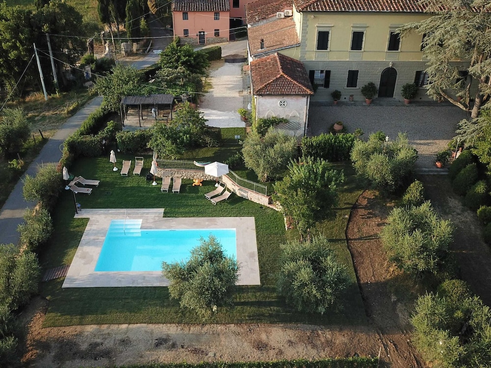 Simplistic Holiday Home in Pistoia With Terrace & Garden view 4