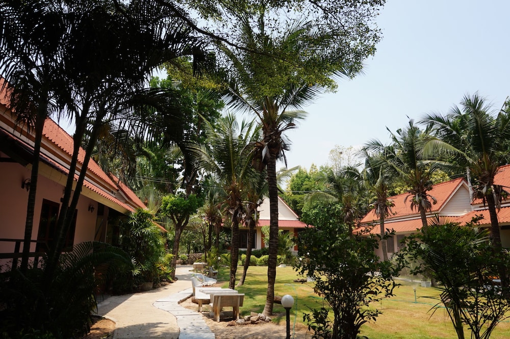 Tonwa Resort Hotel
