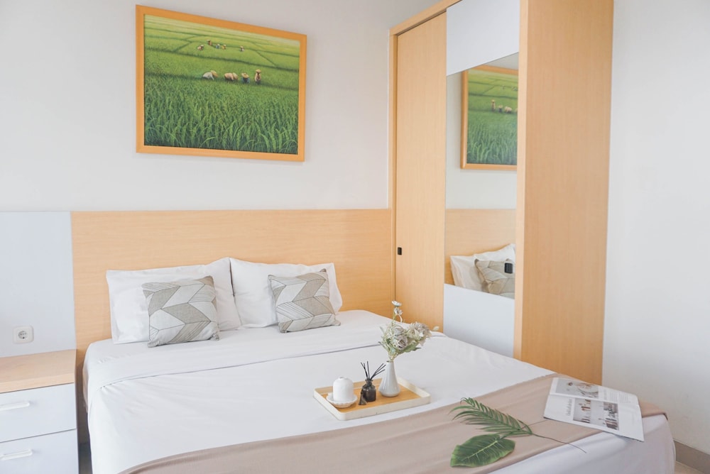 Cozy Look Studio Apartment At Lrt City Bekasi
