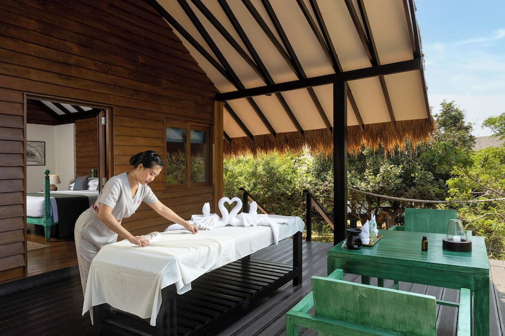 Jetwing Jungle Lodge, A Luxury Reserve