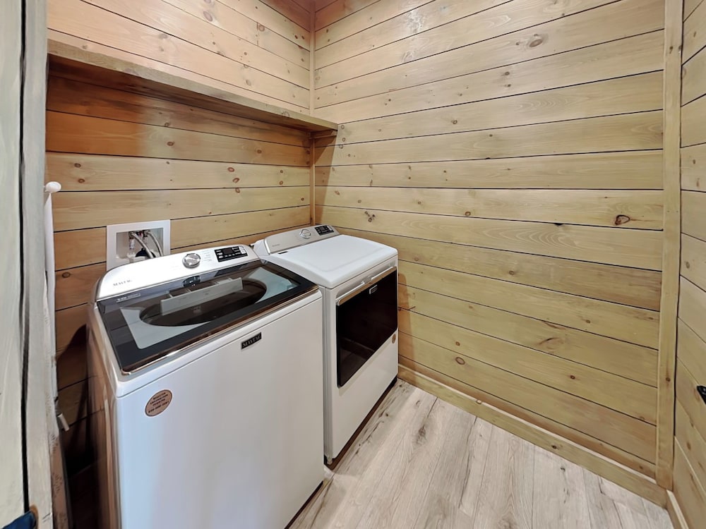 Smoky Ridge Sanctuary by Jackson Mountain Rentals