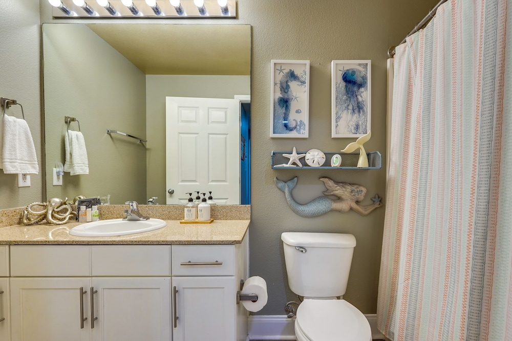 PCB Vacation Rental w/ Balcony & Beach Access!