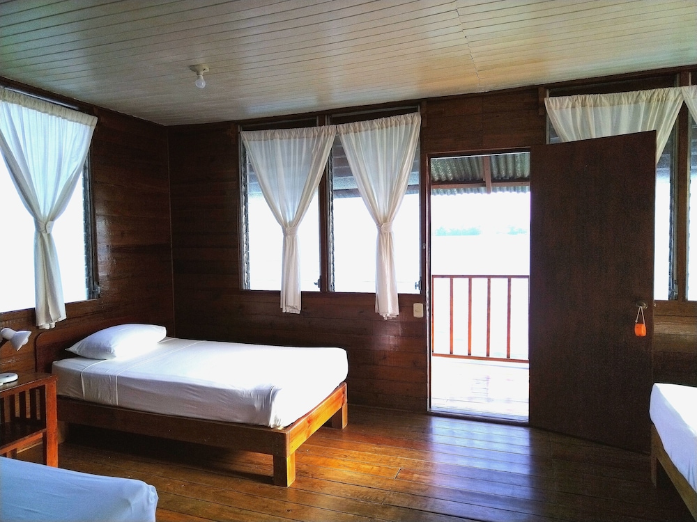 San Pedro Vacations - Hotel Catamaran - Property Image 4