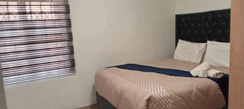 Gold Crown Self-catering Apartment