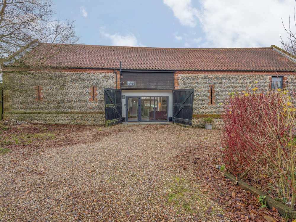Flint Barn