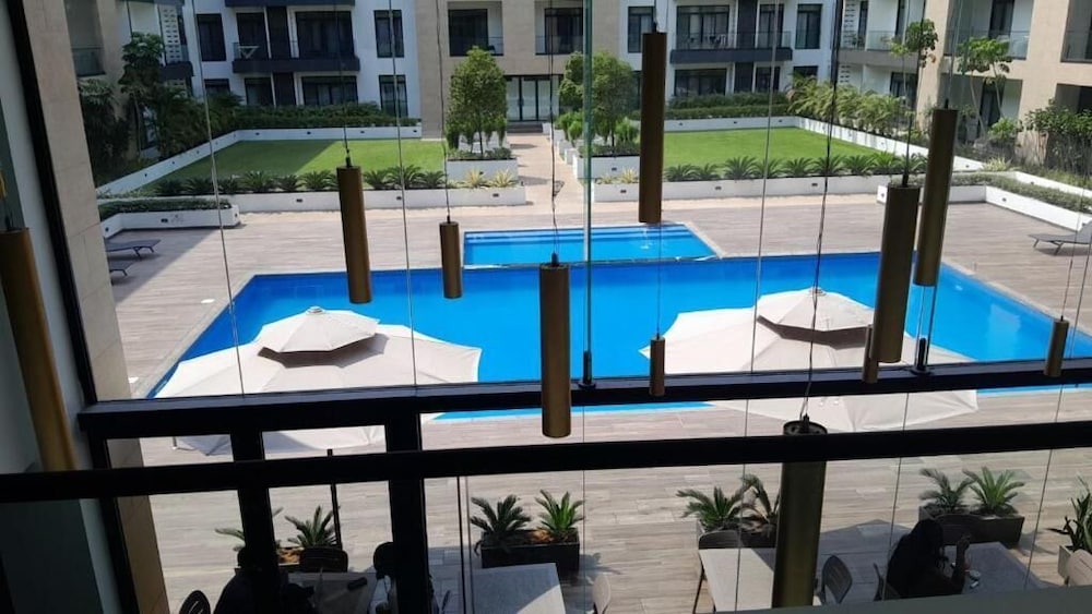 Cozy Nuggets at Embassy Gardens view 3