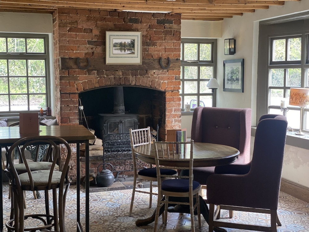 Burlton Inn