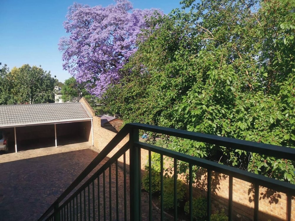 Room-charming Tshwane B&B With Secure En