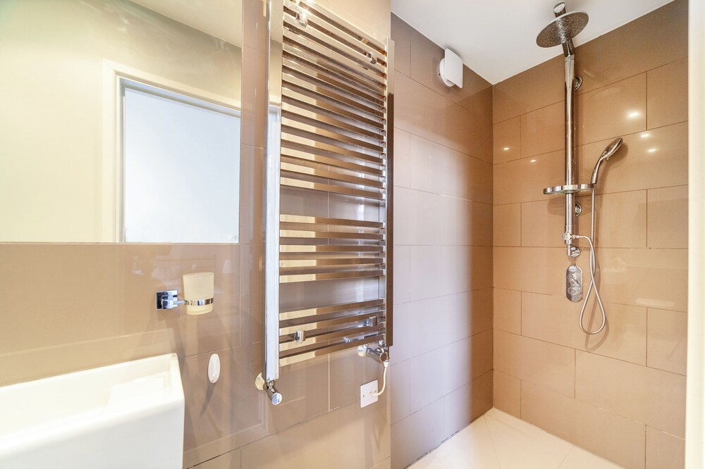Prime Location - Stylish Apartment