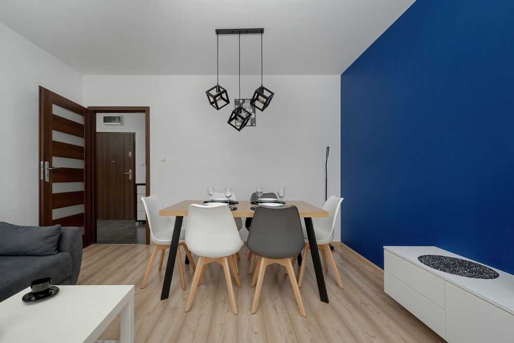 Klimasa White&blue Apartment by Renters