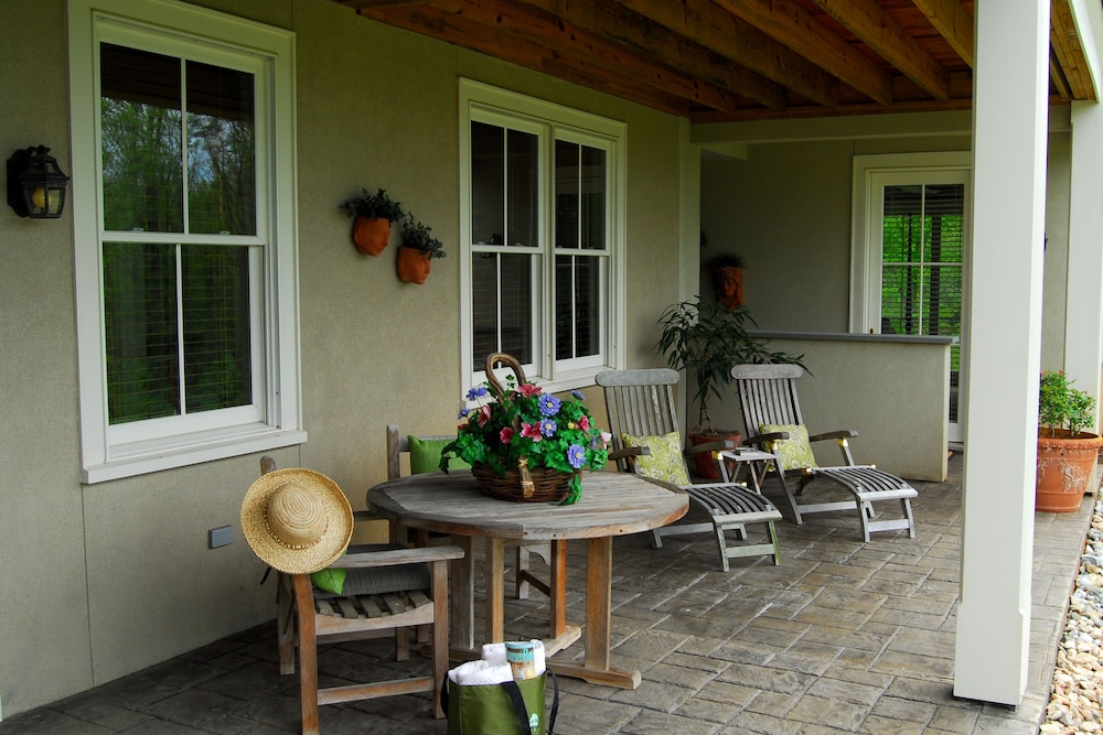 Cedar Spring Inn & Spa