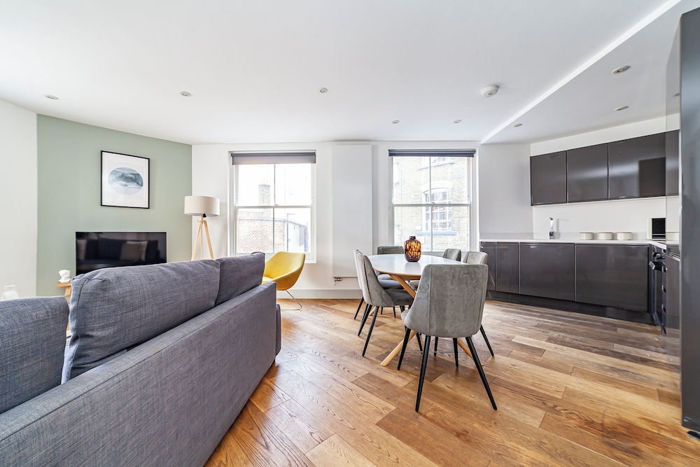The Old Street Luxury Flat into 3 Bed Apartment in Old Street