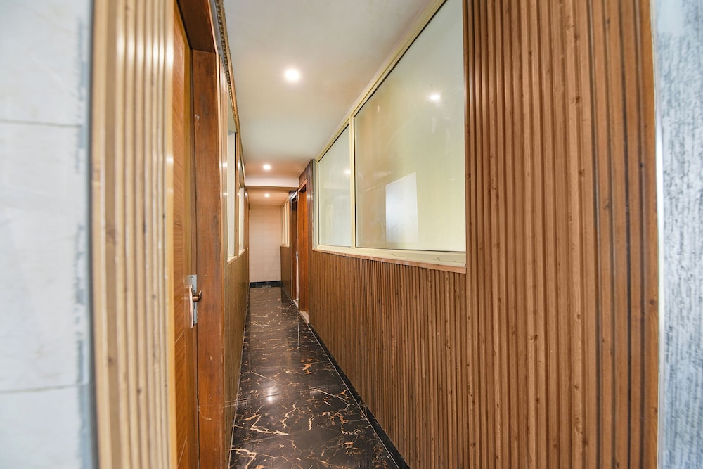 Fabhotel Hari Nagar Ashram