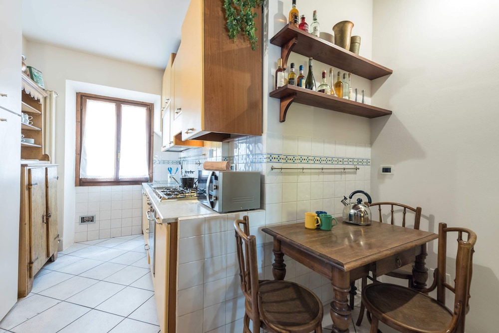 Heart of Florence Pitti 2 Bed-apartment