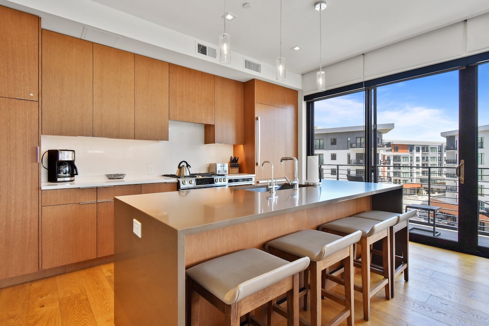 Ski-in out Dream Location With Unparalleled Access Views Amenities Pool Hot Tubs Fitness Center