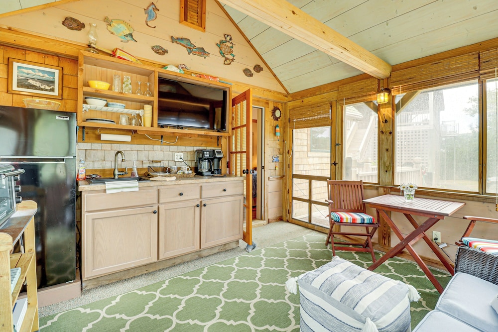 Hot Tub Haven: Creekside Cabin in Frisco!