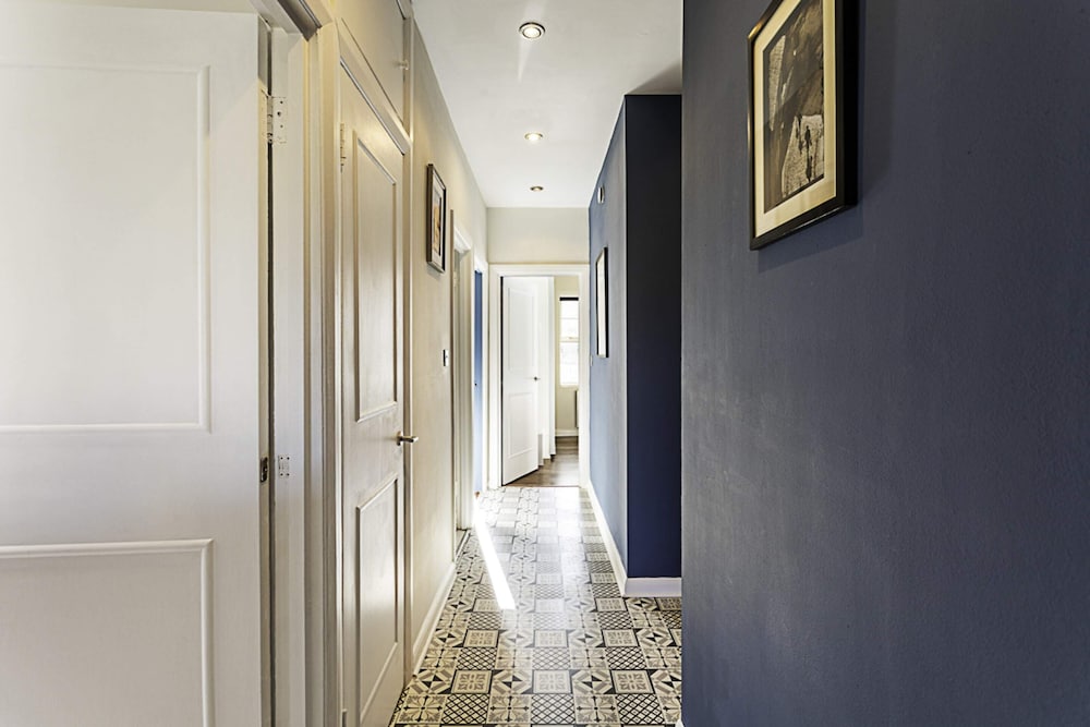 Cozy Aldgate Hideaway