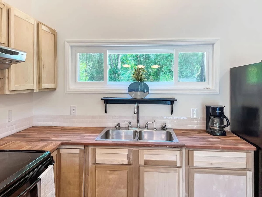 Charming Back House Min From Shopping Beaches