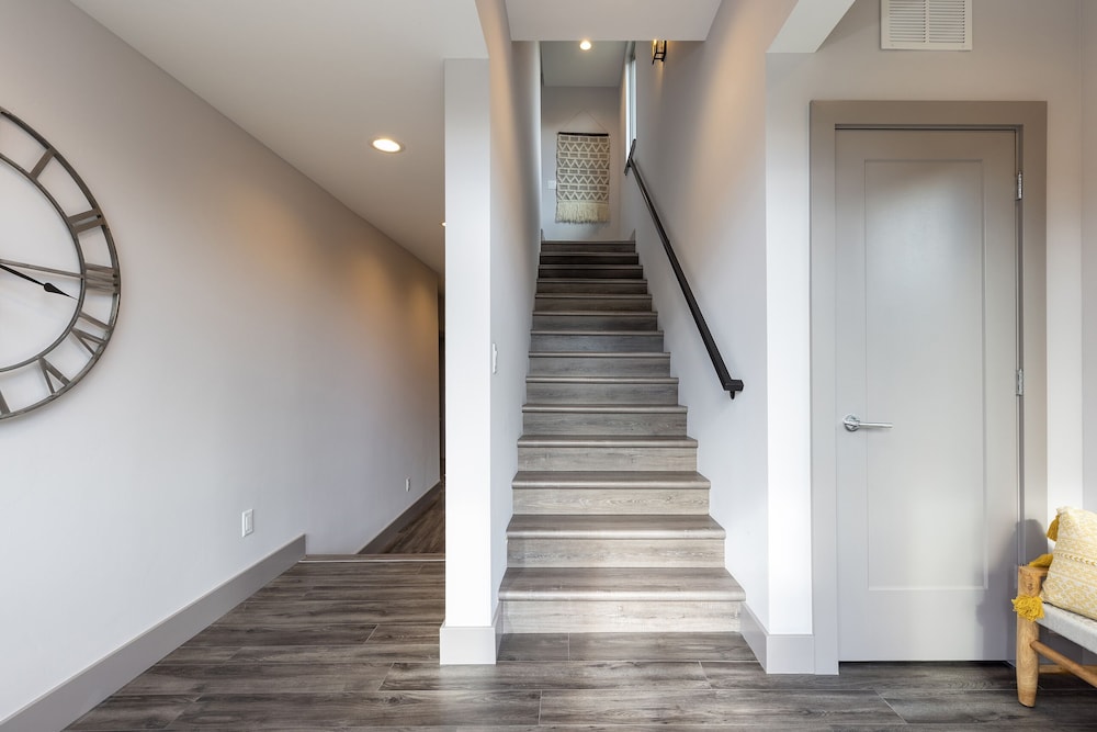 184 Caravelle Drive