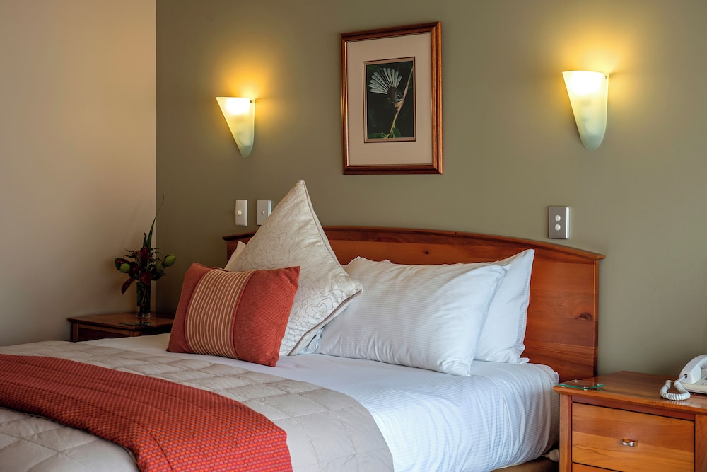Wilderness Lodge Lake Moeraki