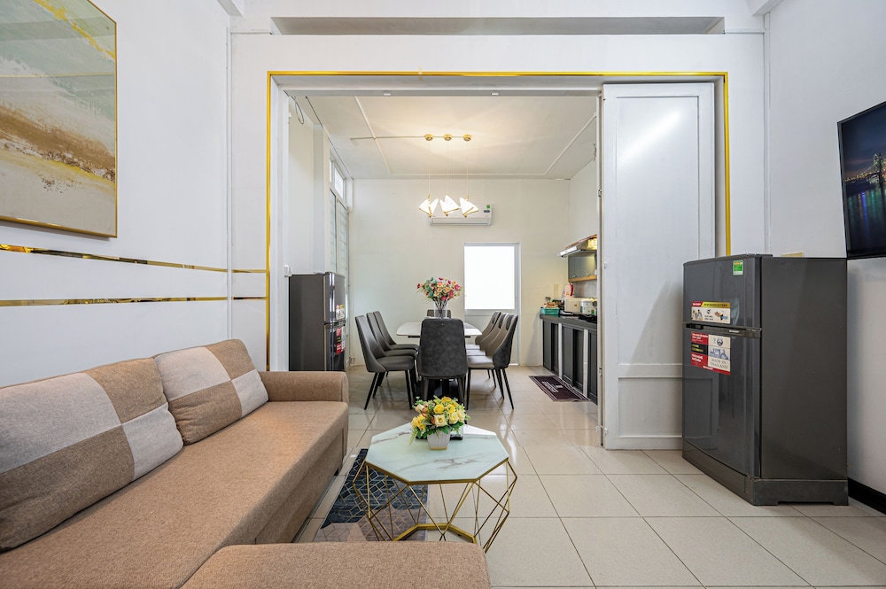 Saigon Central Group Stay